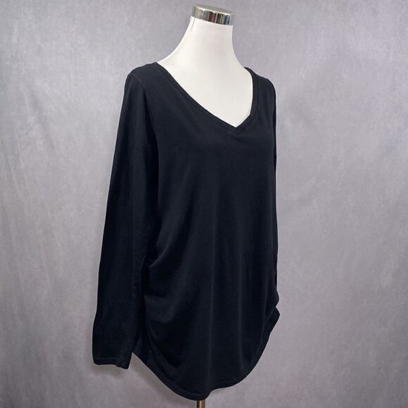 Maternity- Black V-Neck LS Tee - Picture 1 of 7